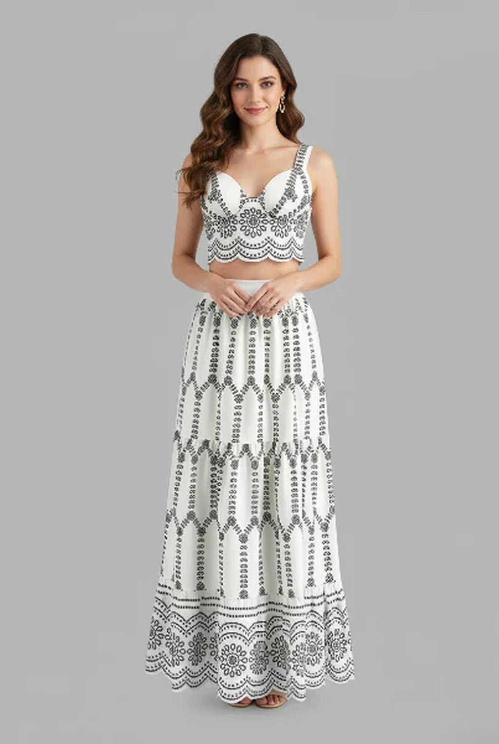 Liora Dames Co-ord Set – Bustier Crop Top & Geborduurde Maxi Rok
