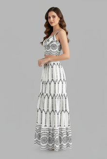 Liora Dames Co-ord Set – Bustier Crop Top & Geborduurde Maxi Rok