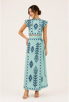Ségolène Dames Co-ord Set – Geborduurd Motief & Maxi Rok met Franjes